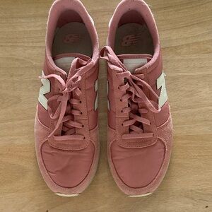 New Balance Women's Rose Sneakers